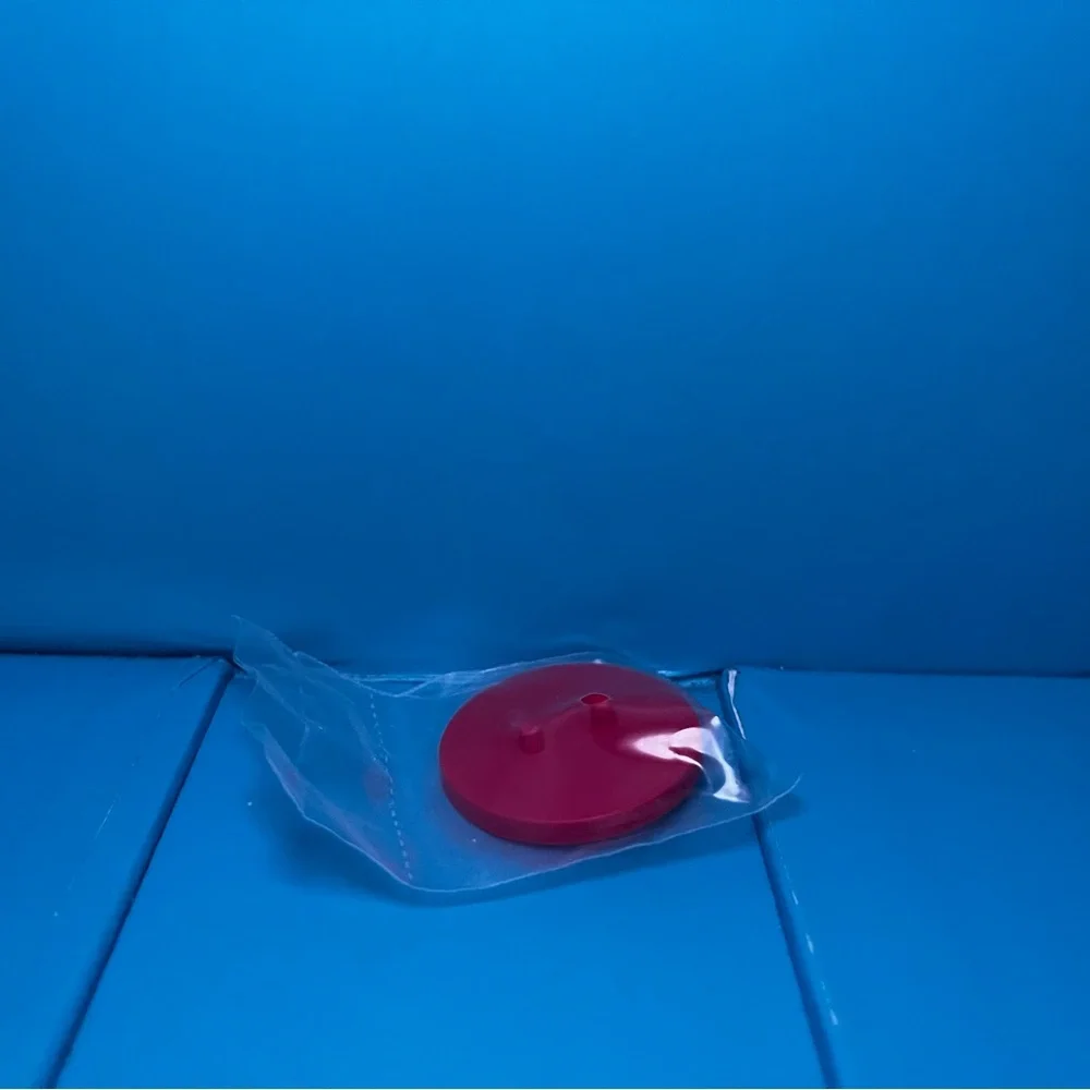 Pop Mart - Crybaby Crying Again - Love is Love Figure - Picture 8 of 11